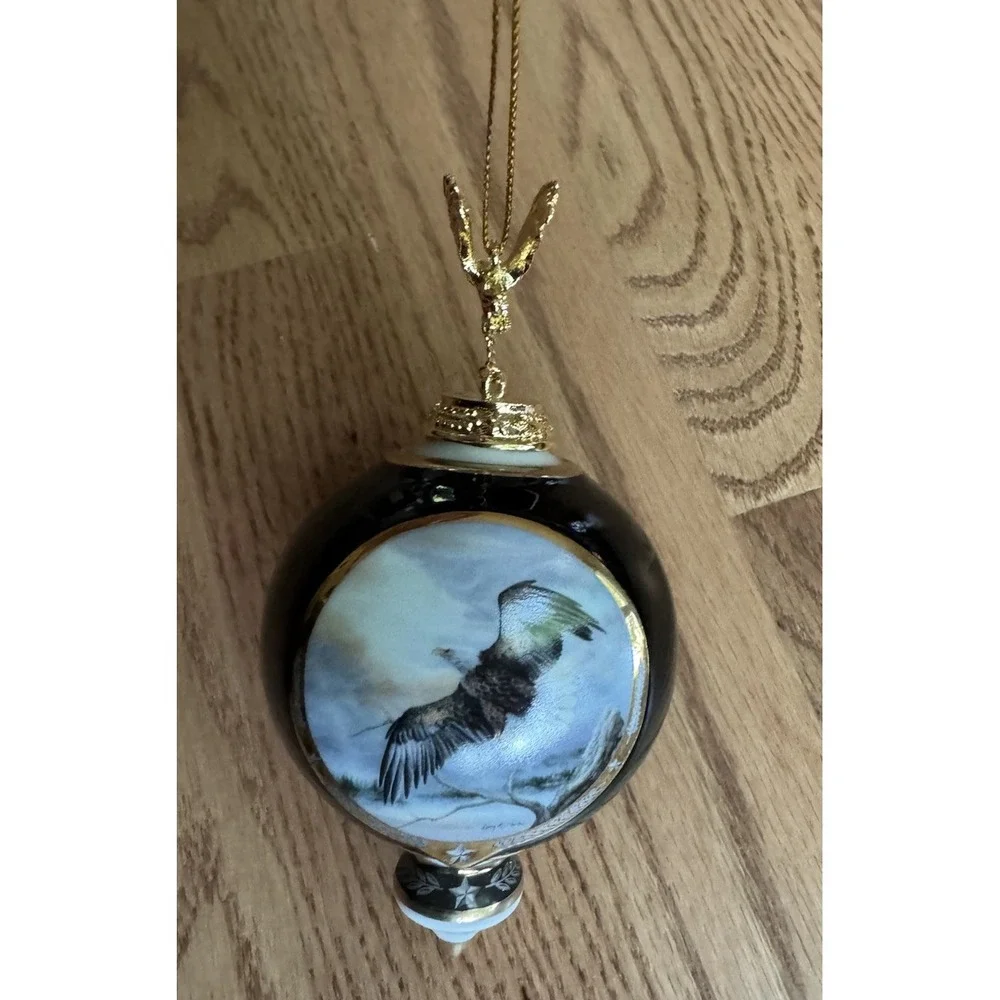 America The Beautiful Ornaments 1999 Eagle Dance Winged Majesty Noble‎ Bradford
